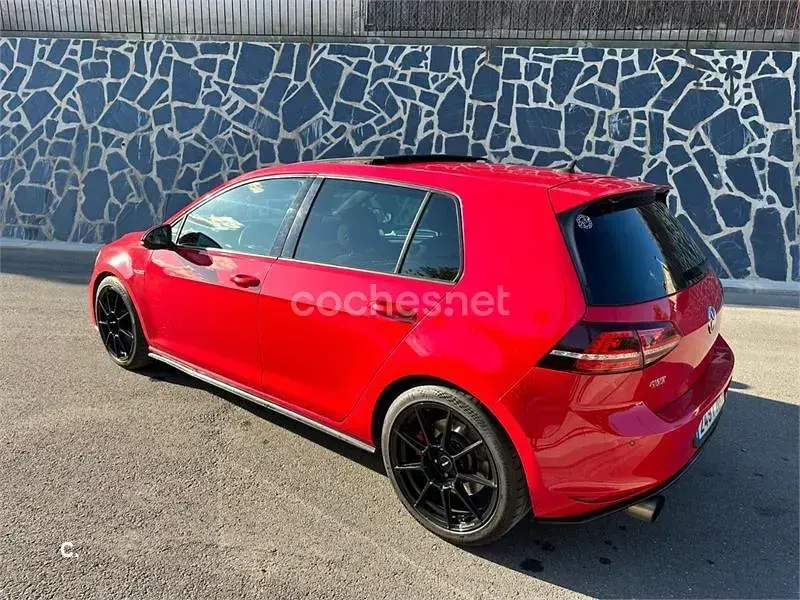 Usado VW Golf VII GTI 230 CV (169 kW) 2015 Rojo Berlina