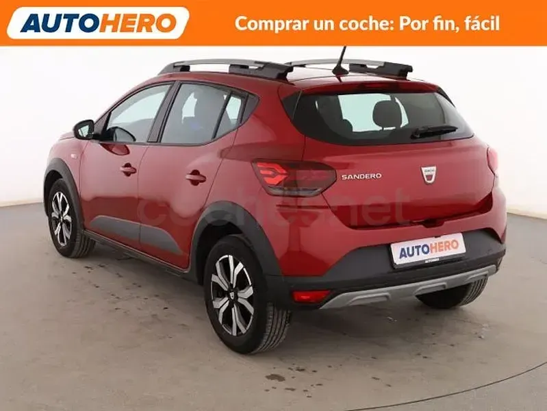Usado Dacia Sandero Comfort 91 CV (66 kW) 2022 Rojo Berlina