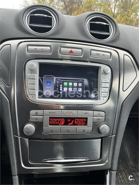 Usado Ford Mondeo Titanium 140 CV (102 kW) 2008 Gris / plata Berlina