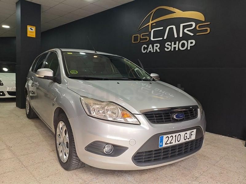 Usado Ford Focus Trend 109 CV (80 kW) 2008 Gris / plata Familiar