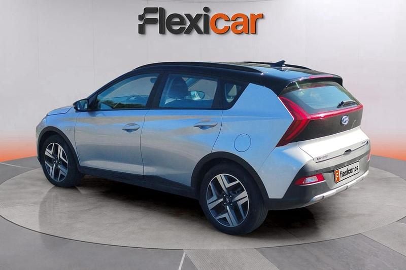 Usado Hyundai Bayon 101 CV (74 kW) 2021 Gris SUV