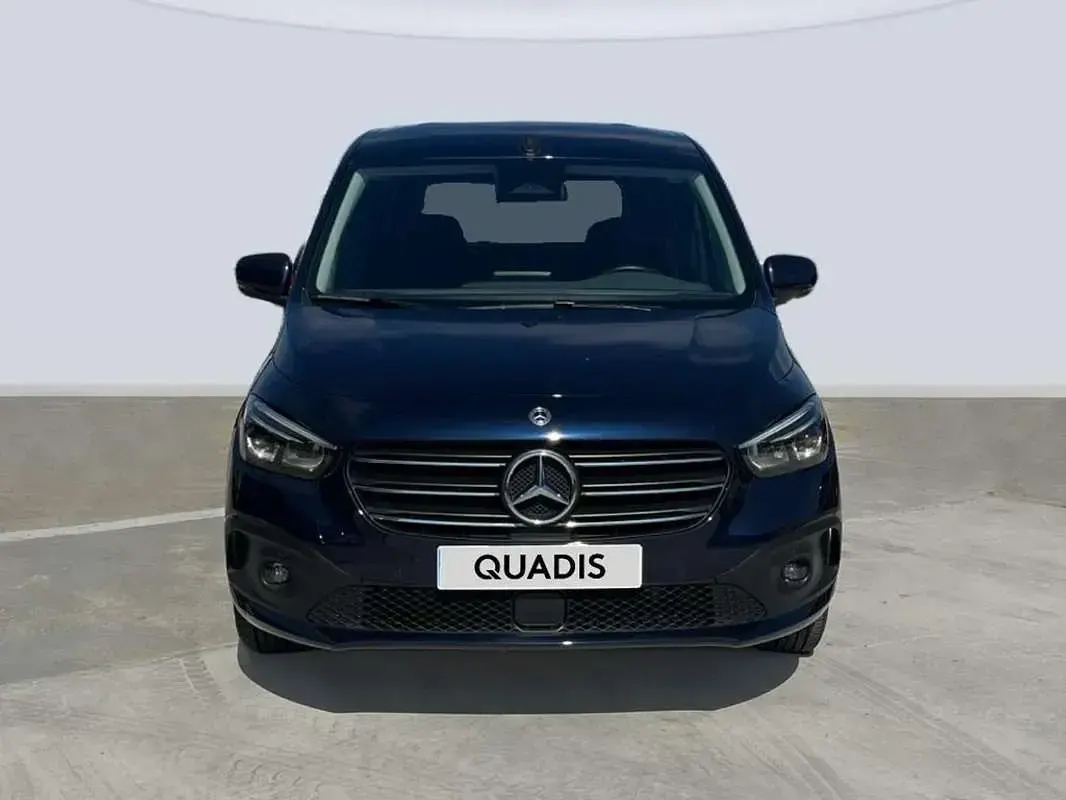 Usado Mercedes 180 116 CV (85 kW) 2024 Azul Berlina