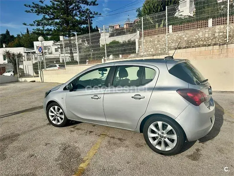 Usado Opel Corsa Selective 90 CV (66 kW) 2017 Gris / plata Utilitario