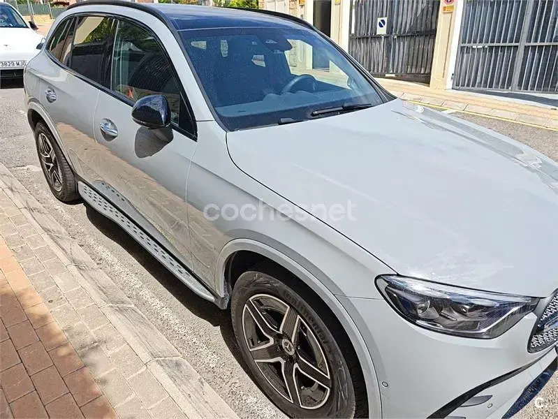 Nuevo Mercedes GLC300e 333 CV (244 kW) 2025 Gris / plata SUV