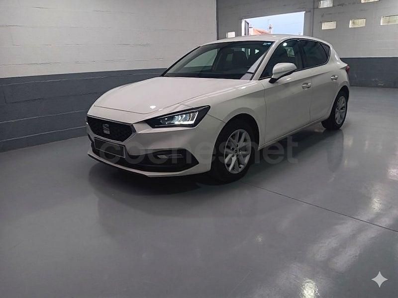 Usado Seat Leon Style 115 CV (84 kW) 2021 Blanco Berlina