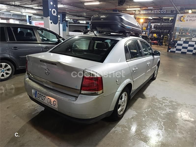 Usado Opel Vectra Design Edition 100 CV (73 kW) 2005 Gris / plata Berlina