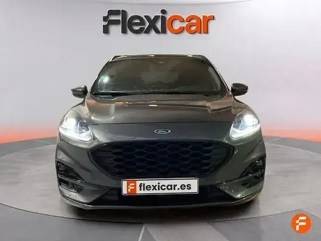 Usado Ford Kuga ST-Line 120 CV (88 kW) 2024 Gris / plata SUV