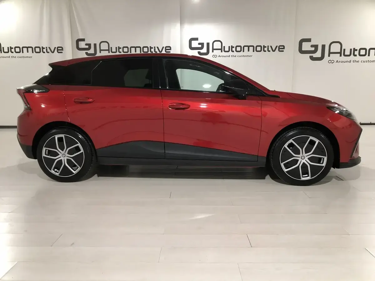 Occasion MG MG4 EV Luxury 150 kW (204 PK) 2023 Rood Hatchback