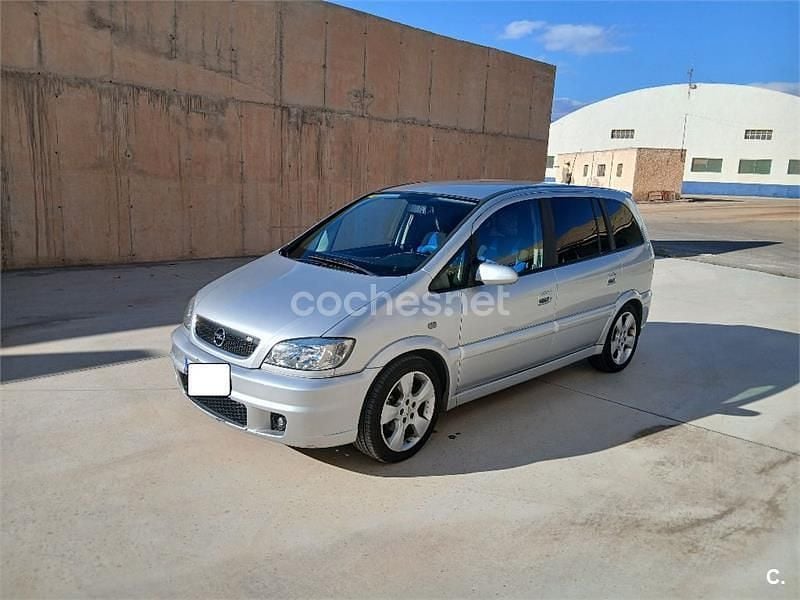 Gris / plata Usado 2003 Opel Zafira Monovolumen | 3800 € (Un poco caro) - Imagen 1/4
