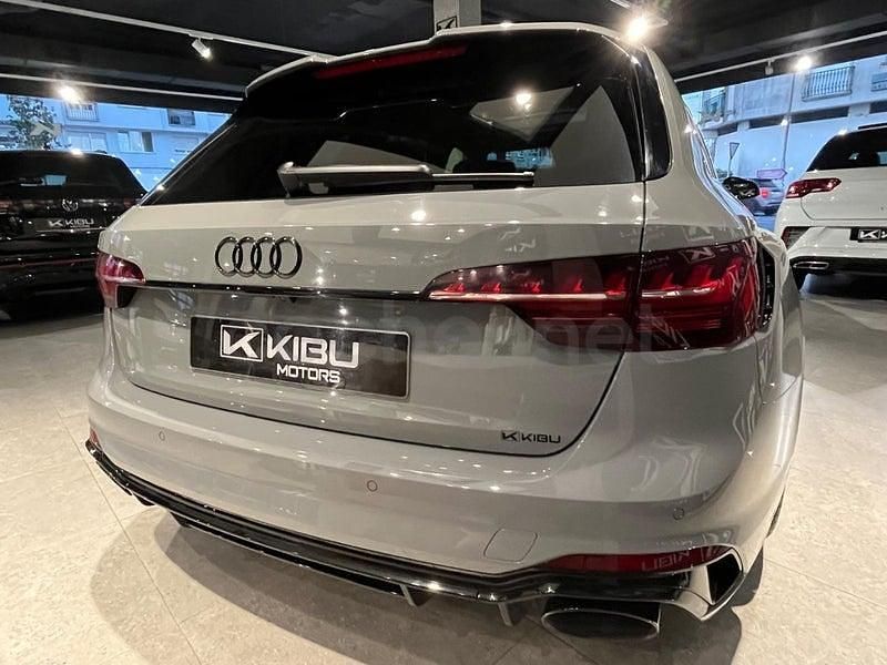 Usado Audi RS4 Sport 450 CV (330 kW) 2022 Gris / plata Familiar