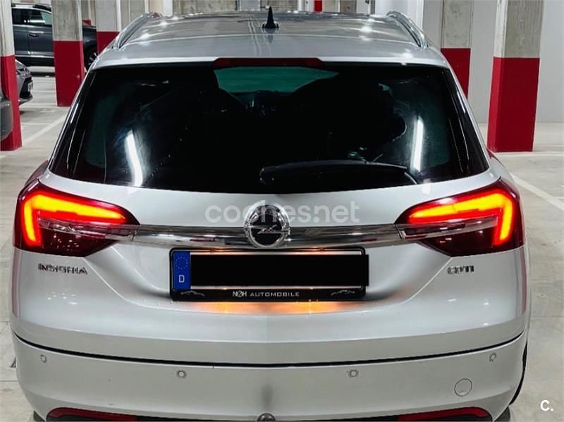 Usado Opel Insignia Selective 163 CV (119 kW) 2014 Gris / plata Familiar