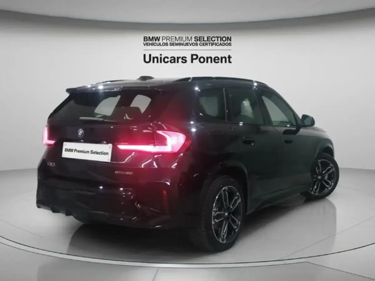 Usado BMW iX1 Comfort Edition 150 kW (204 CV) 2025 Negro SUV