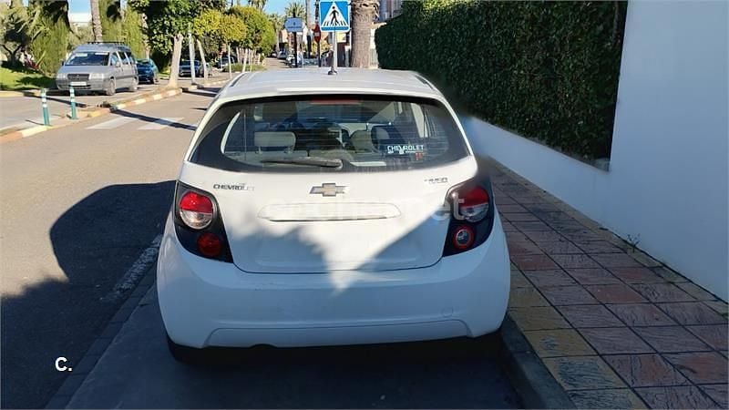 Usado Chevrolet Aveo LT 75 CV (55 kW) 2013 Blanco Berlina