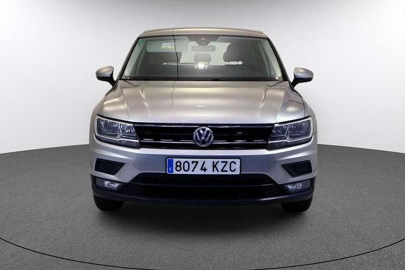 Usado VW Tiguan Edition 150 CV (110 kW) 2019 Plateado SUV
