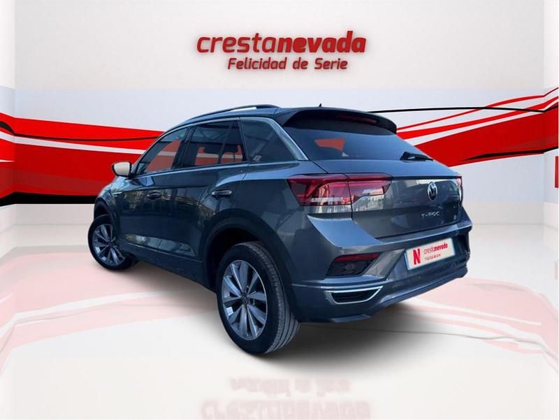 Usado VW T-Roc Advance 110 CV (80 kW) 2021 Gris SUV