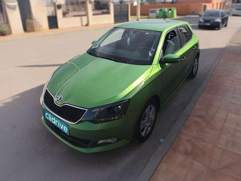 Usado Skoda Fabia Ambition 75 CV (55 kW) 2017 Verde Utilitario