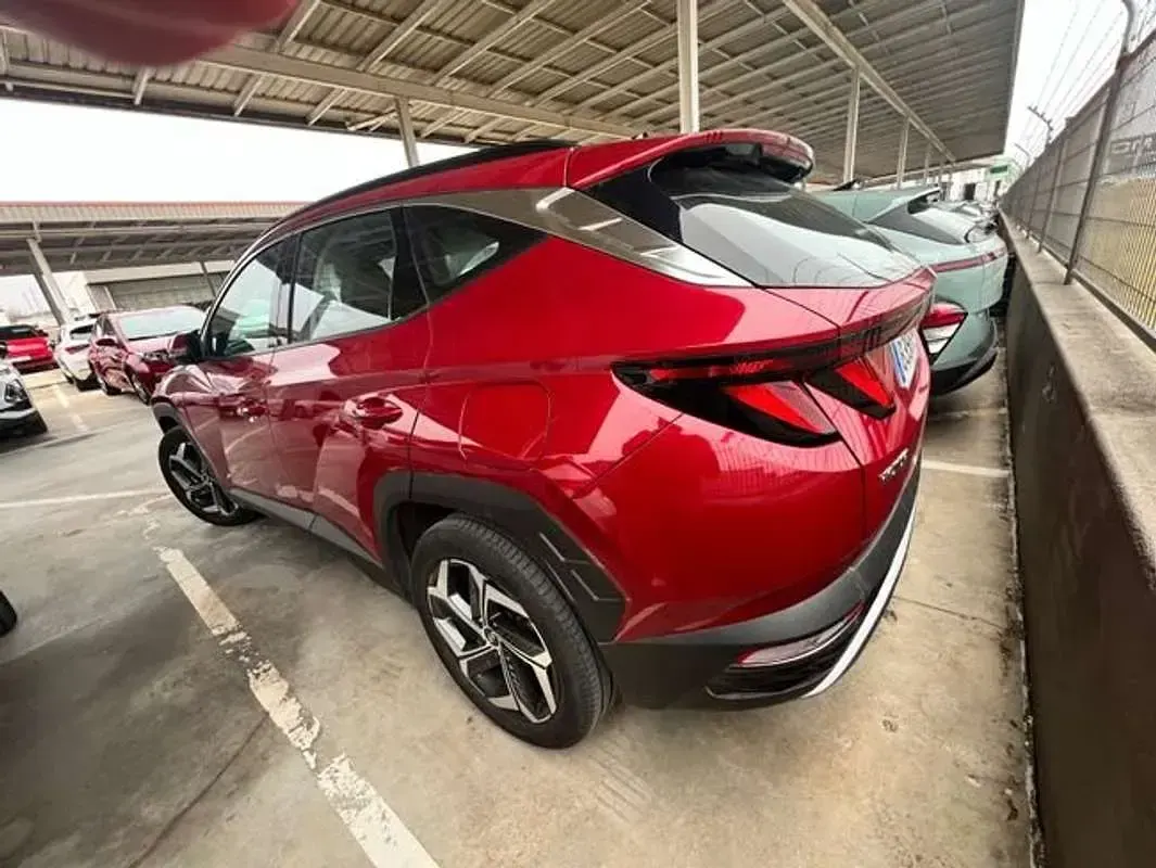 Usado Hyundai Tucson 268 CV (197 kW) 2024 Rojo SUV