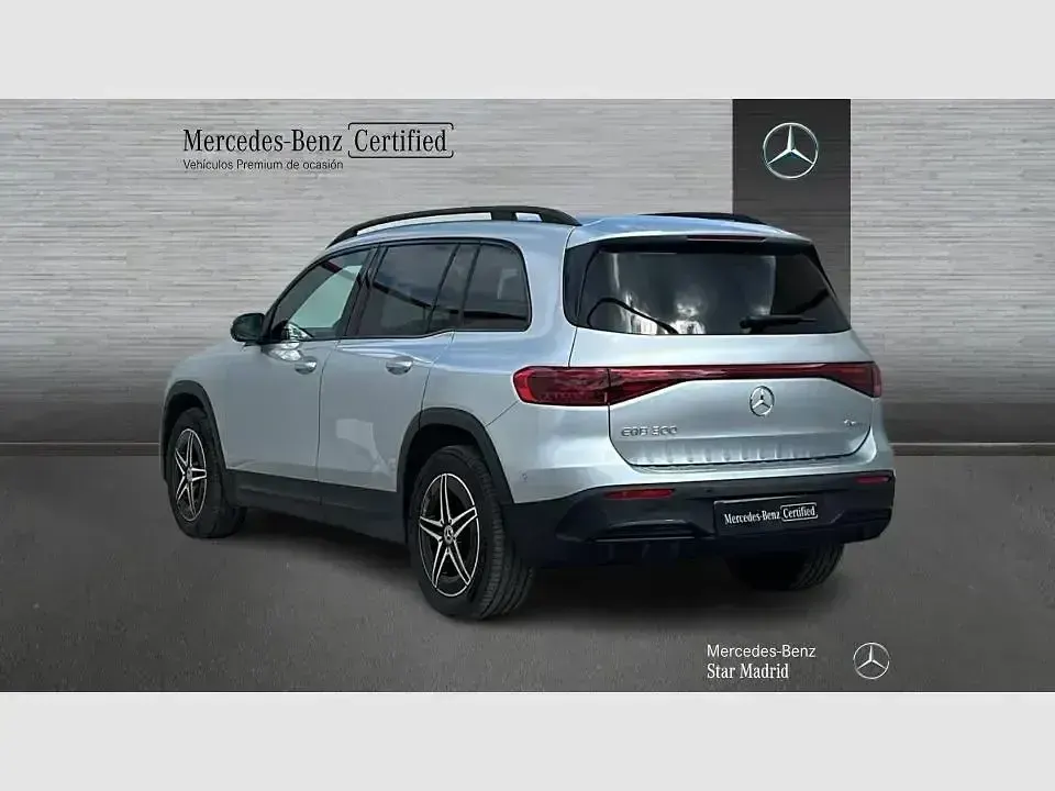 Usado Mercedes EQB300 167 kW (228 CV) 2024 Plata hightech SUV