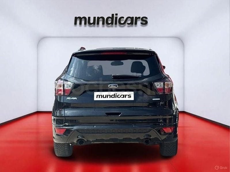 Usado Ford Kuga ST-Line 150 CV (110 kW) 2016 Negro SUV