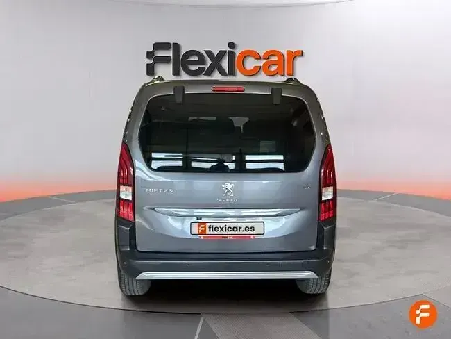 Usado Peugeot Rifter Allure 100 CV (73 kW) 2023 Gris Monovolumen