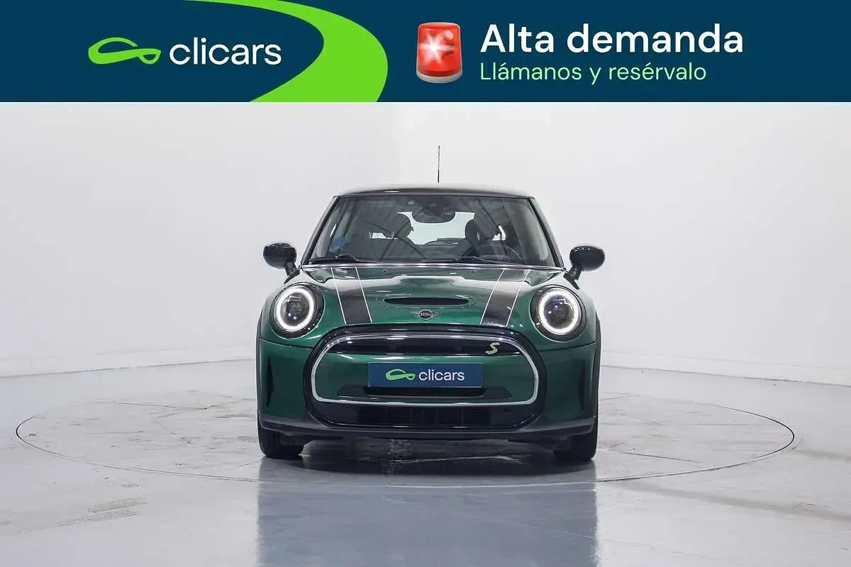 Usado Mini Cooper SE 135 kW (184 CV) 2023 Verde Utilitario