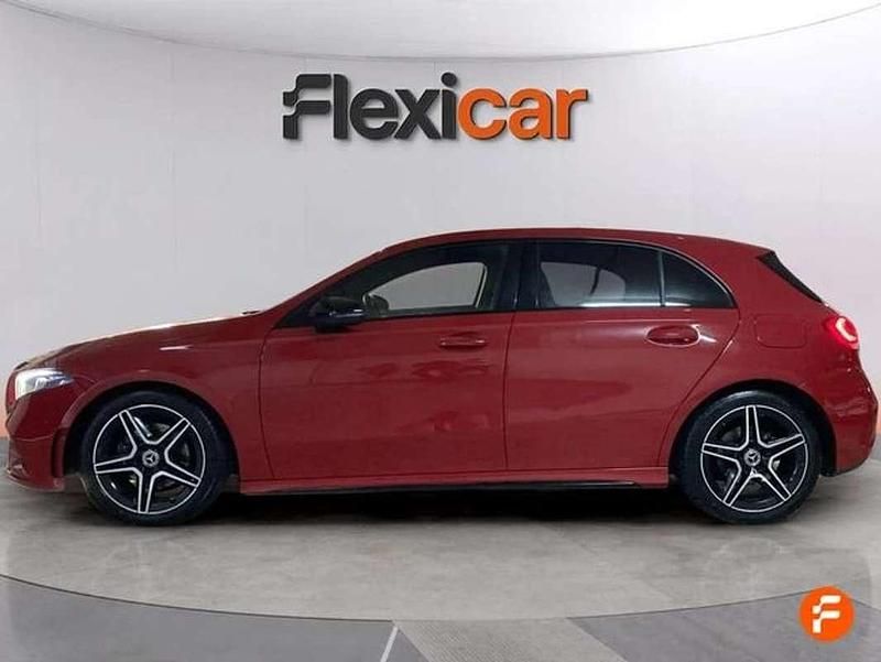 Usado Mercedes A180 116 CV (85 kW) 2019 Rojo Utilitario