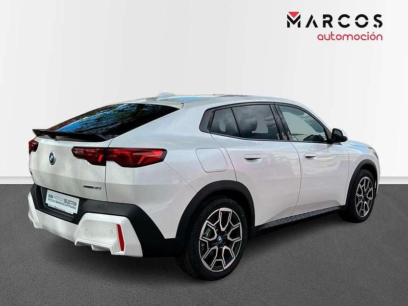 Używany BMW iX2 Comfort Edition 230 kW (313 KM) 2025 Biały SUV