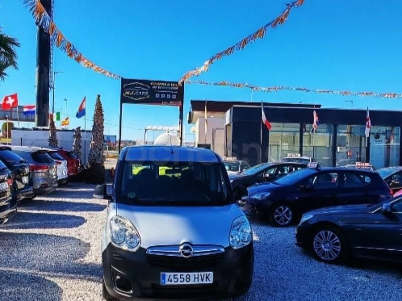 Usado Opel Combo Expression 90 CV (66 kW) 2014 Beige Monovolumen