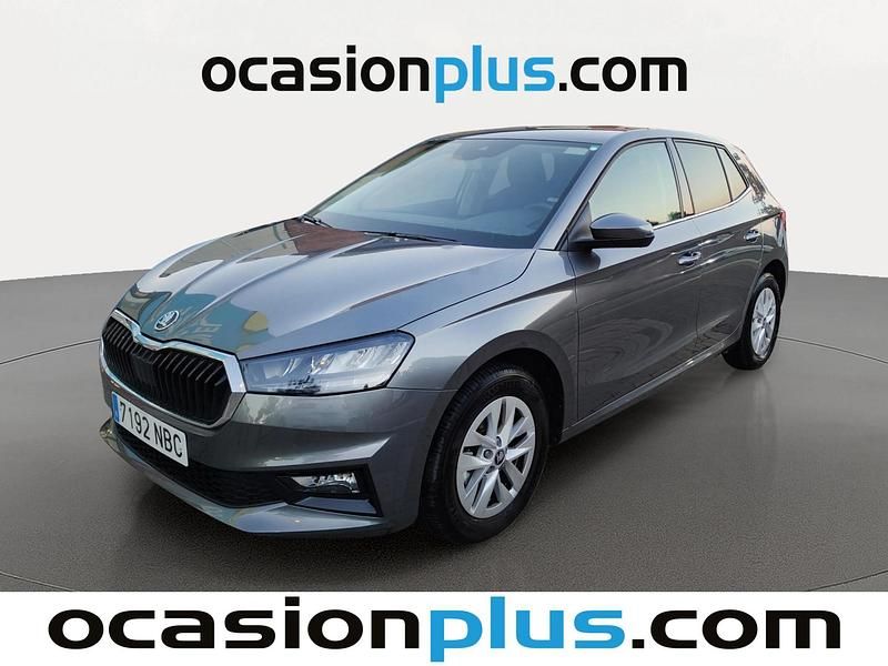 Gris Usado 2025 Skoda Fabia Selection Utilitario | 18.264 € (Super precio) - Imagen 1/4