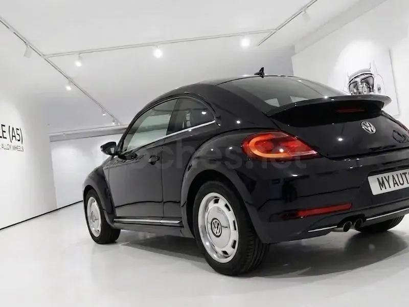 Usado VW Beetle 105 CV (77 kW) 2013 Negro Utilitario