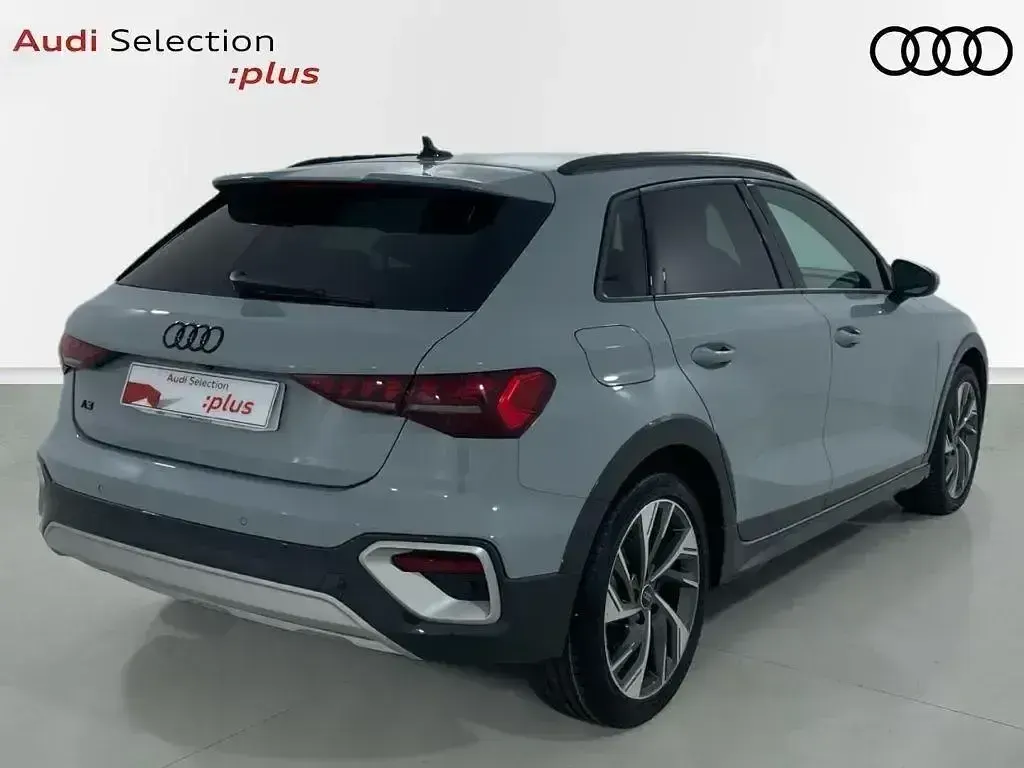 Usado Audi A3 e-tron Advanced Plus 204 CV (150 kW) 2025 Gris Utilitario