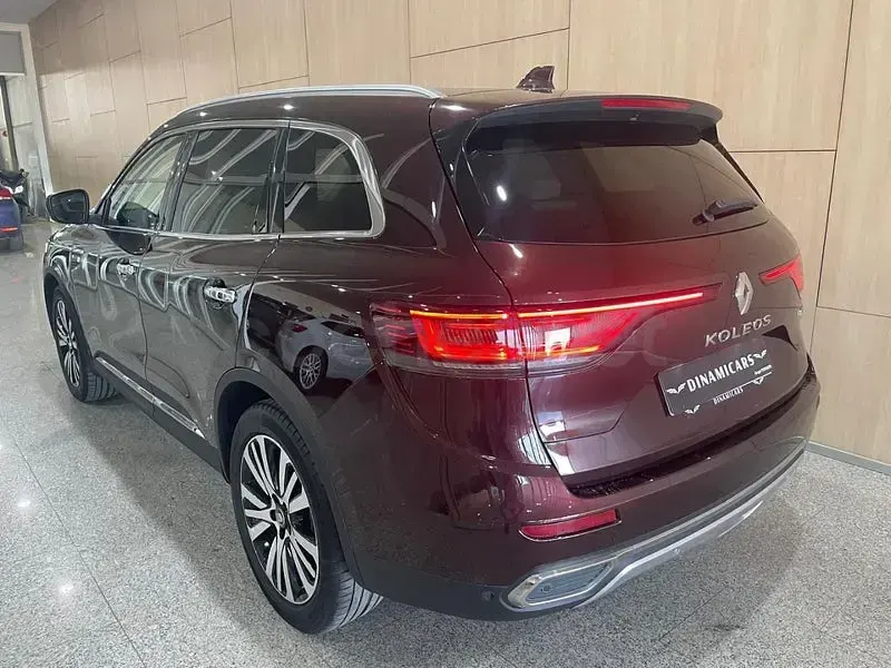 Usado Renault Koleos Initiale Paris 184 CV (135 kW) 2021 Granate SUV