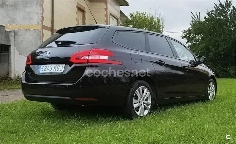 Usado Peugeot 308 Business-Line 120 CV (88 kW) 2017 Negro Berlina