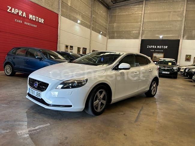 Blanco Usado 2015 Volvo V40 Momentum Familiar | 9000 € (Precio justo) - Imagen 1/4