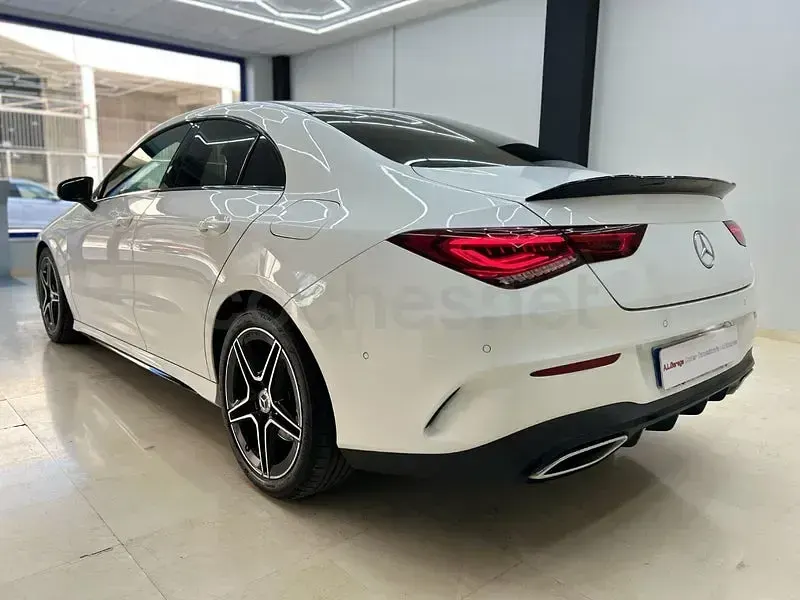 Usado Mercedes CLA200 150 CV (110 kW) 2020 Gris / plata Berlina