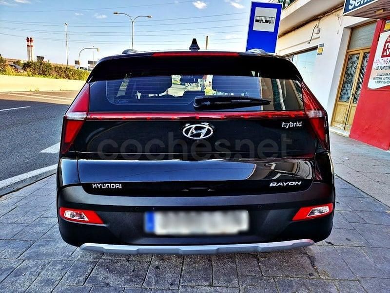 Usado Hyundai Bayon 100 CV (73 kW) 2021 Negro SUV