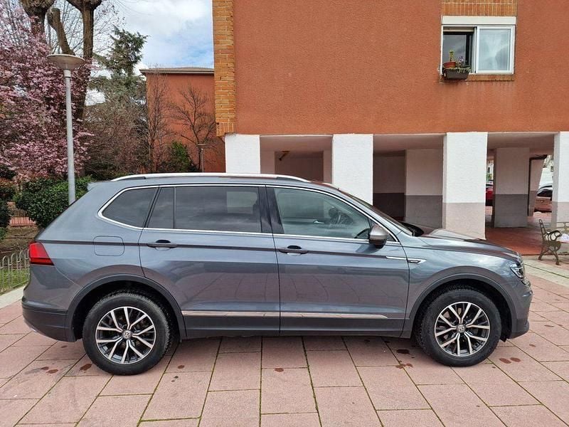 Usado VW Tiguan Allspace Sportline 150 CV (110 kW) 2020 Gris SUV