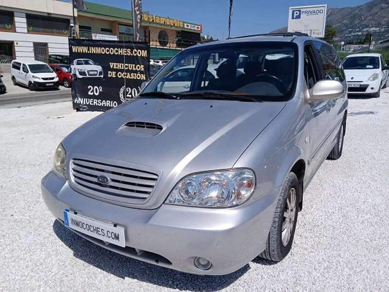 Gris Usado 2002 Kia Carnival LX Monovolumen | 3999 € (Un poco caro) - Imagen 1/4