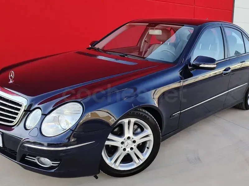 Usado Mercedes E280 Avantgarde 190 CV (139 kW) 2007 Azul Berlina