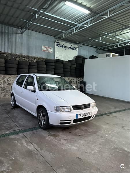 Usado VW Polo 60 CV (44 kW) 1996 Blanco Berlina