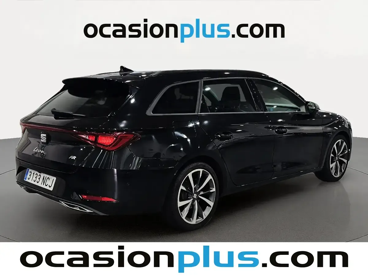 Usado Seat Leon FR 150 CV (110 kW) 2025 Negro Familiar
