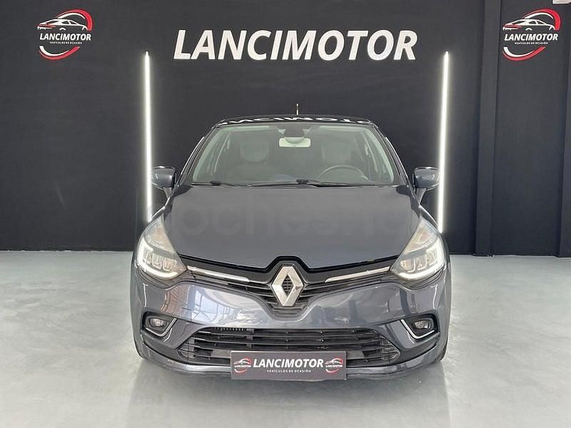 Usado Renault Clio IV LIMITED 90 CV (66 kW) 2018 Gris / plata Berlina