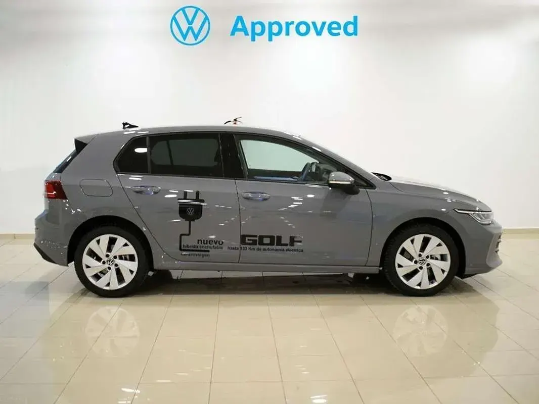 Usado VW Golf VIII Match 204 CV (150 kW) 2025 Gris Berlina