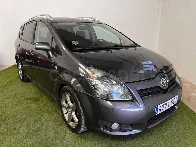Usado Toyota Corolla Verso Sport 177 CV (130 kW) 2008 Gris / plata Monovolumen