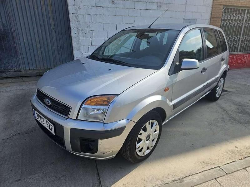 Gris Usado 2007 Ford Fusion Monovolumen | 2000 € (Super precio) - Imagen 1/4