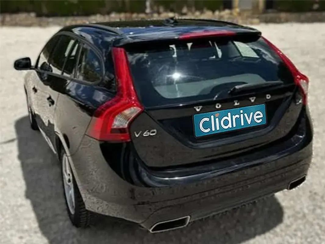 Usado Volvo V60 Inscription 190 CV (139 kW) 2016 Negro Familiar
