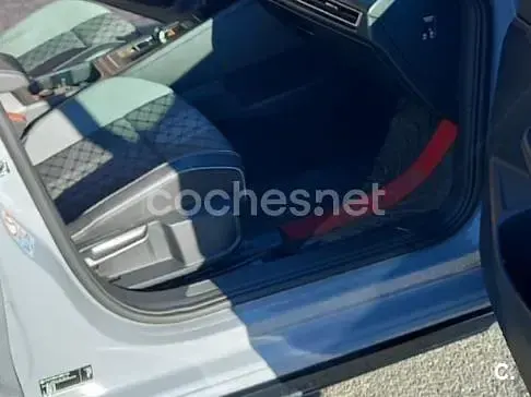 Usado VW Golf VIII R-line 150 CV (110 kW) 2022 Gris / plata Berlina