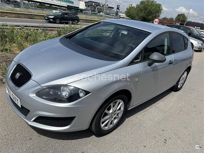 Käytetty Seat Leon 85 HP (62 kW) 2010 Harmaa Viistoperä