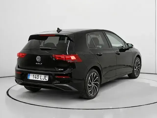 Usado VW Golf VII Life 150 CV (110 kW) 2020 Negro