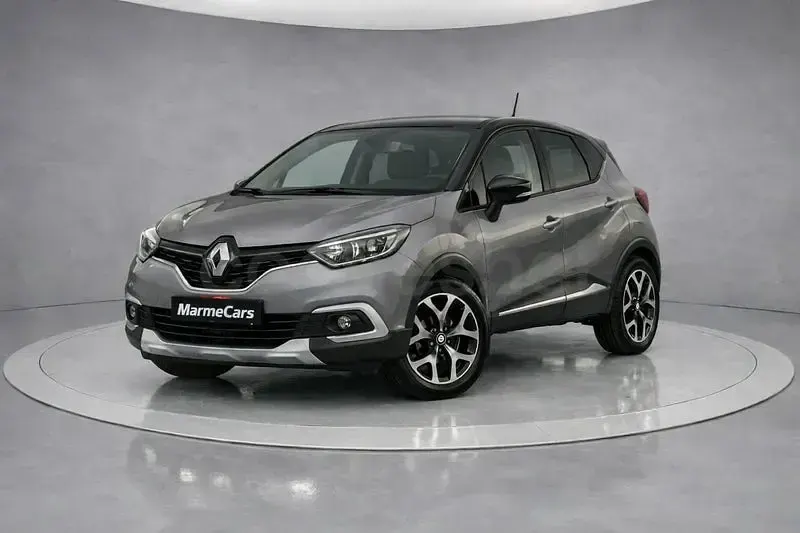 Usado Renault Captur Zen 90 CV (66 kW) 2018 Gris / plata SUV